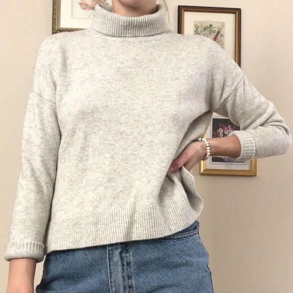 LOFT Sweaters - Loft light gray turtleneck